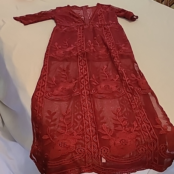 E'leter lace overlay romper midi length. Lovely burgundy in color sz Small(#595) - Picture 3 of 17